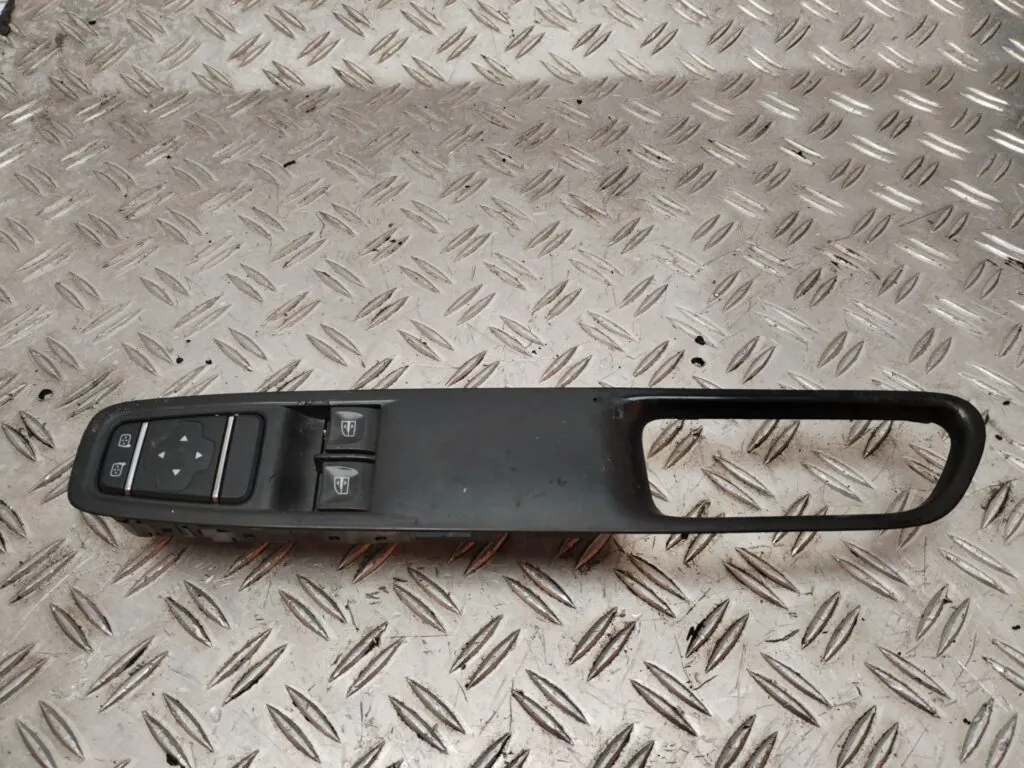 MANDO ELEVALUNAS DELANTERO IZQUIERDO 125813
