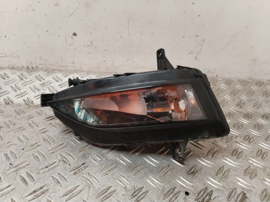 FARO ANTINIEBLA IZQUIERDO 130985