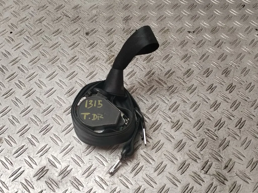 CINTURON SEGURIDAD TRASERO DERECHO 130762