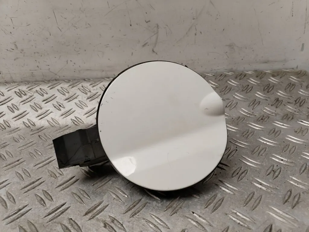 TAPA EXTERIOR COMBUSTIBLE 131065