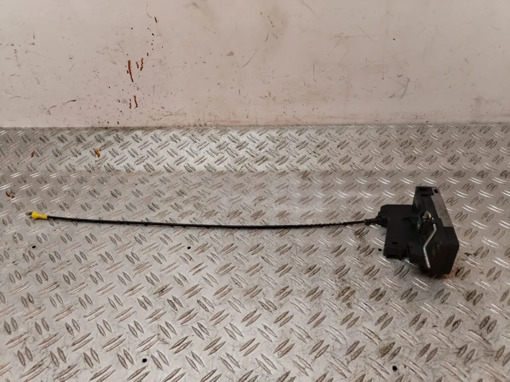 CERRADURA PUERTA DELANTERA DERECHA 130740