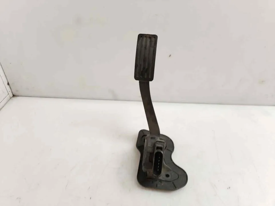 PEDAL ACELERADOR 124404