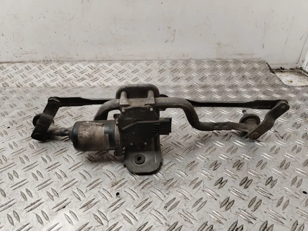 MOTOR LIMPIA DELANTERO 130641